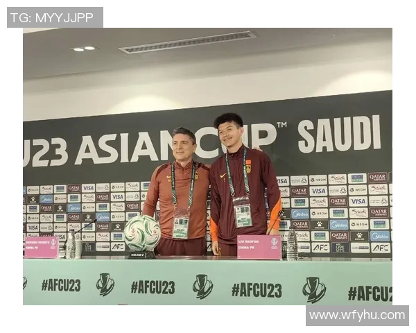 刘浩帆在U23亚洲杯中精彩解围助力中国队晋级决赛阶段