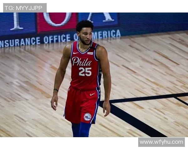 西蒙斯重回76人训练馆,未来复出时间未定 西蒙斯重回76人训练馆,未来复出时间未定